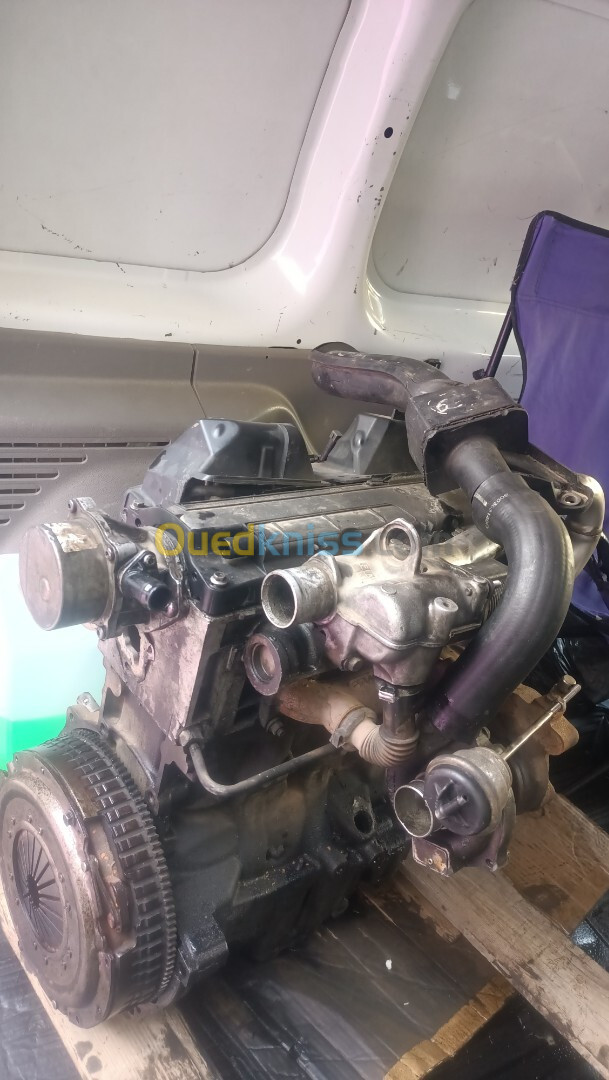 Moteur Renault 1,5 dci la 85 hv 