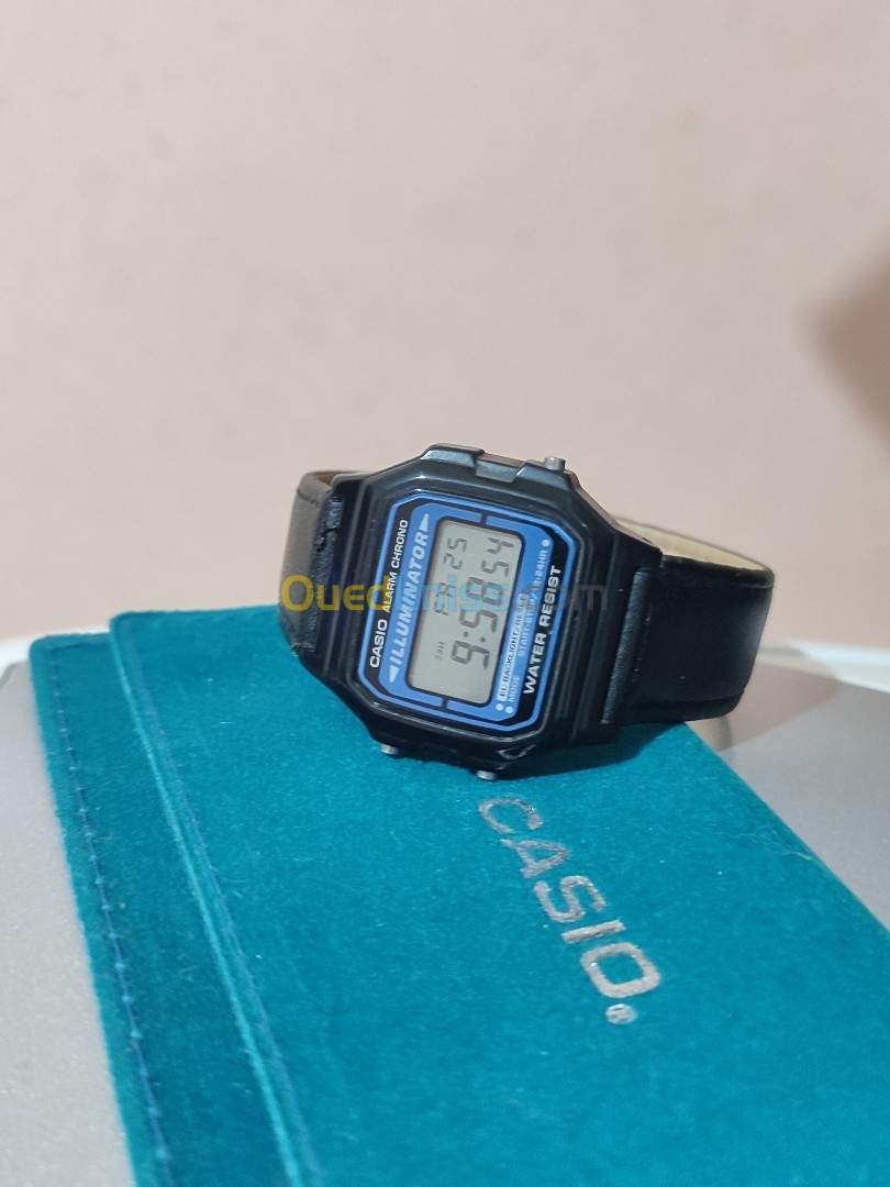 Casio F105w