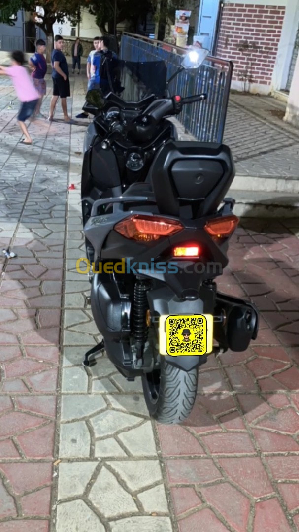 Yamaha Xmax 2022