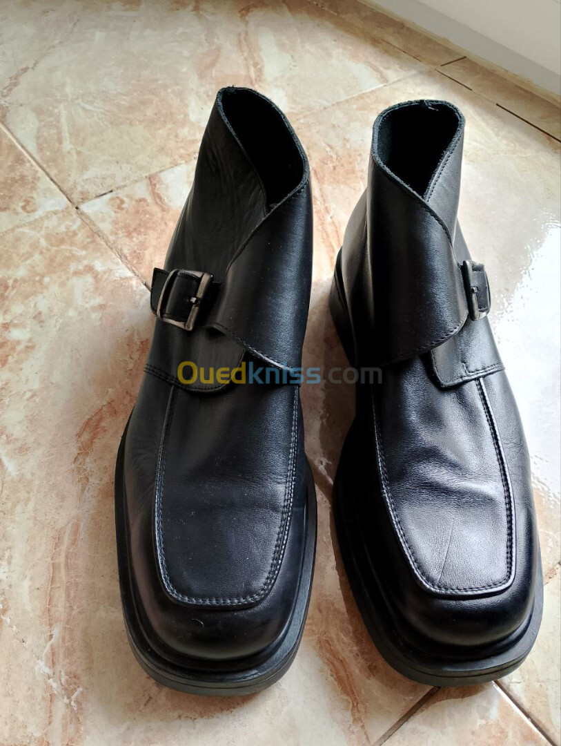 Chaussures montantes cuir noir 