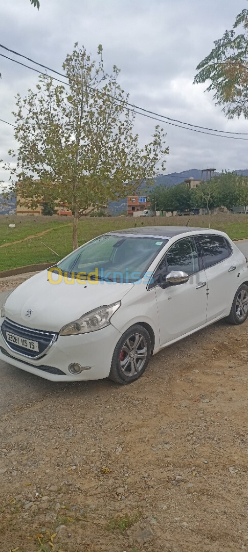 Peugeot 208 2015 Allure