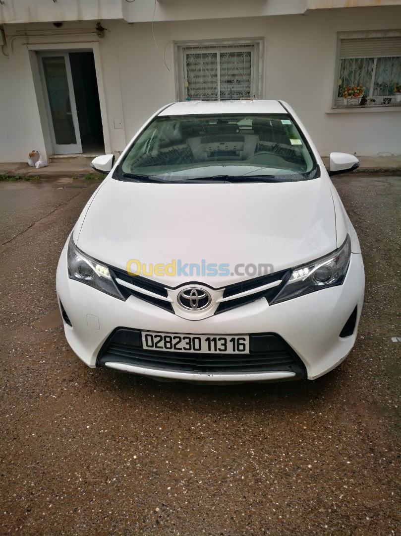 Toyota Auris 2013 