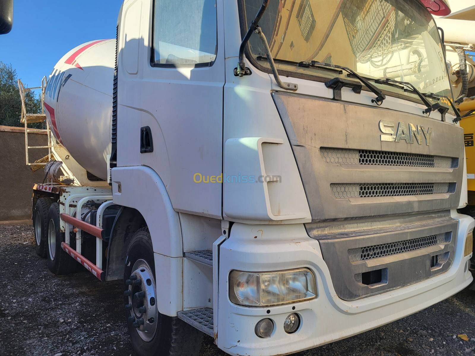 CAMION MALAXEUR SANY 9M³ 2012