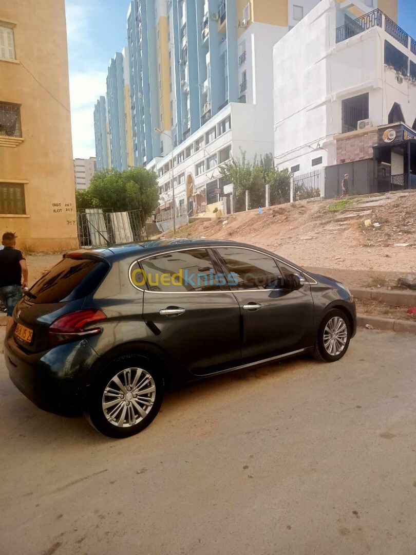 Peugeot 208 2015 Allure Facelift