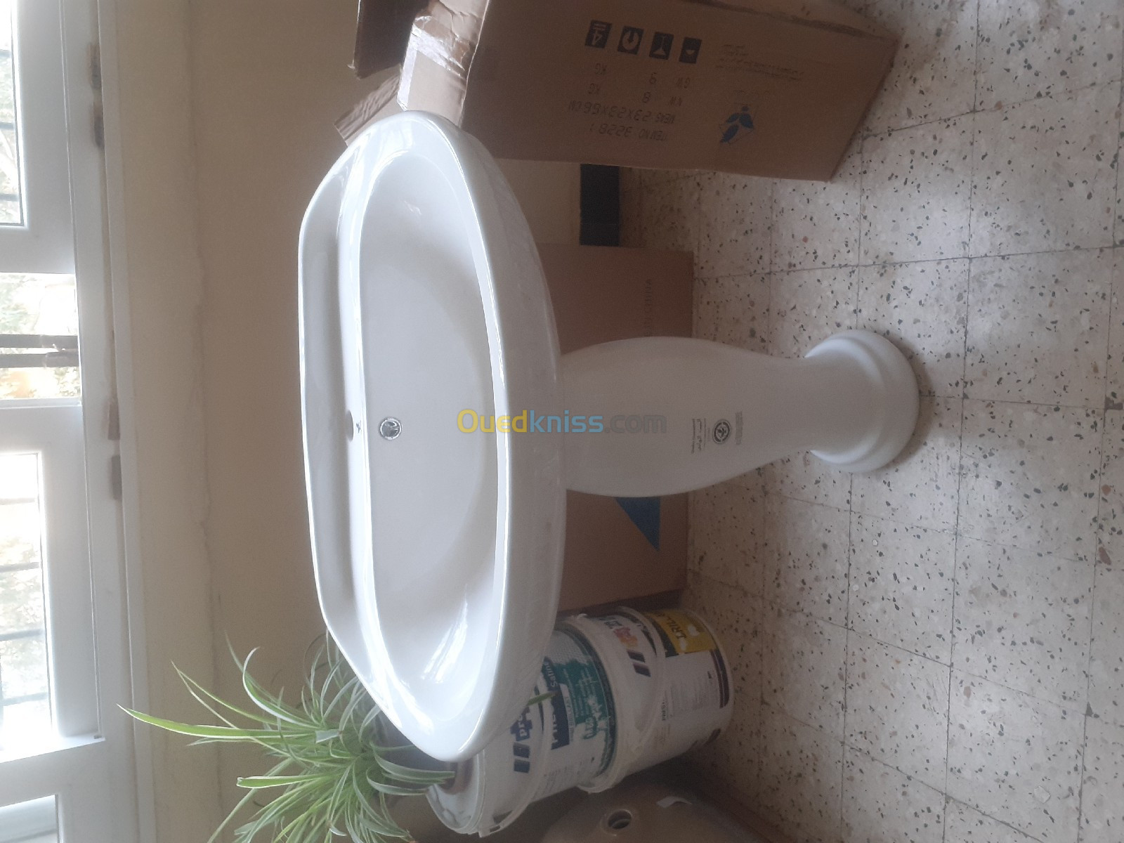 Vend lavabo avec support neuf 12000 DA négociable 