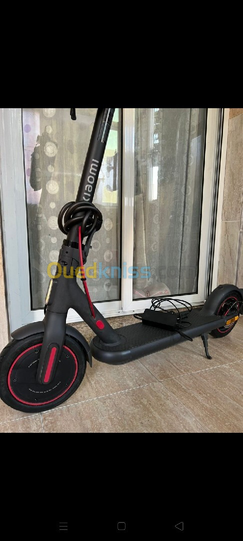 Vente trotinette Xiaomi pro 4 neuf 