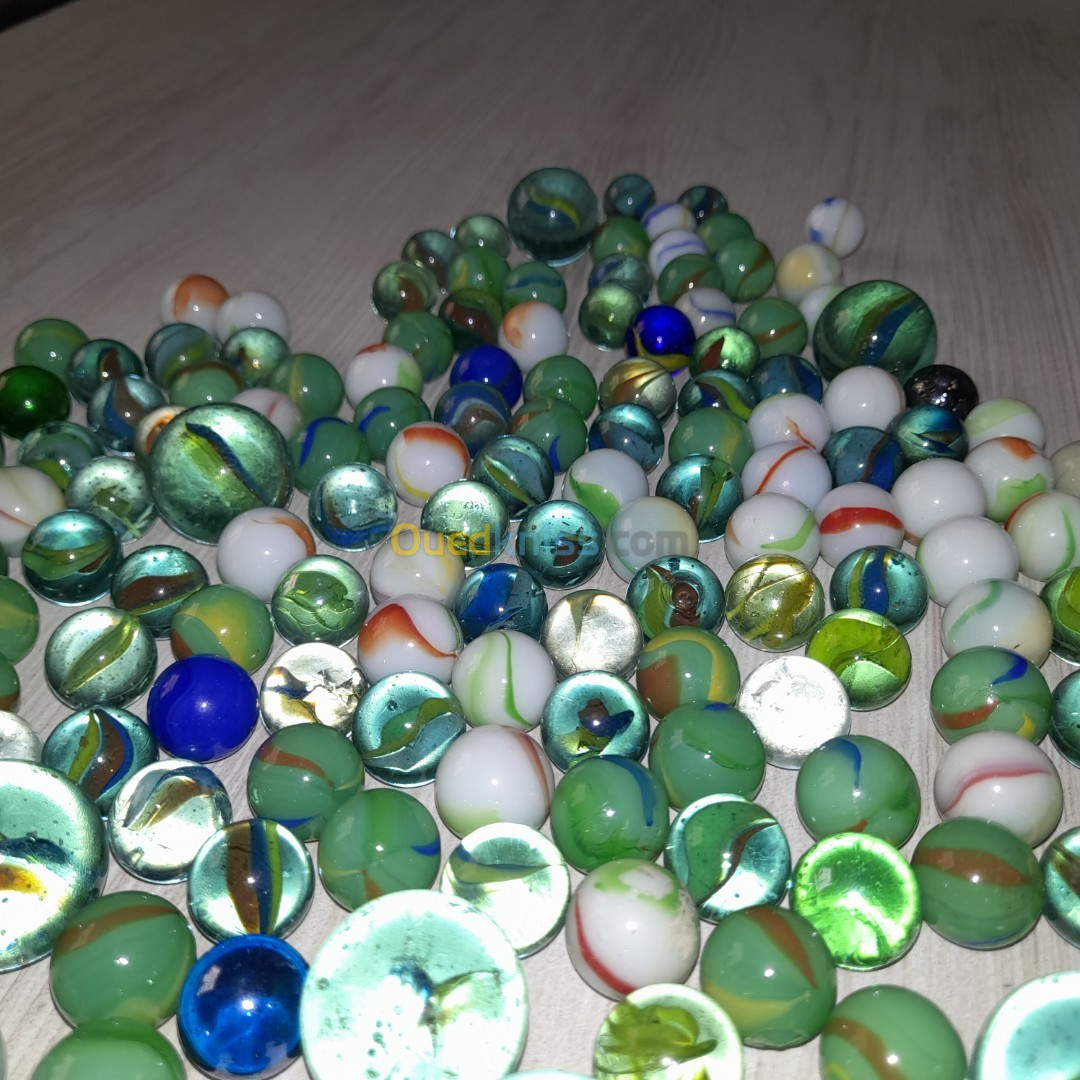 Collection de 162 billes de glass 