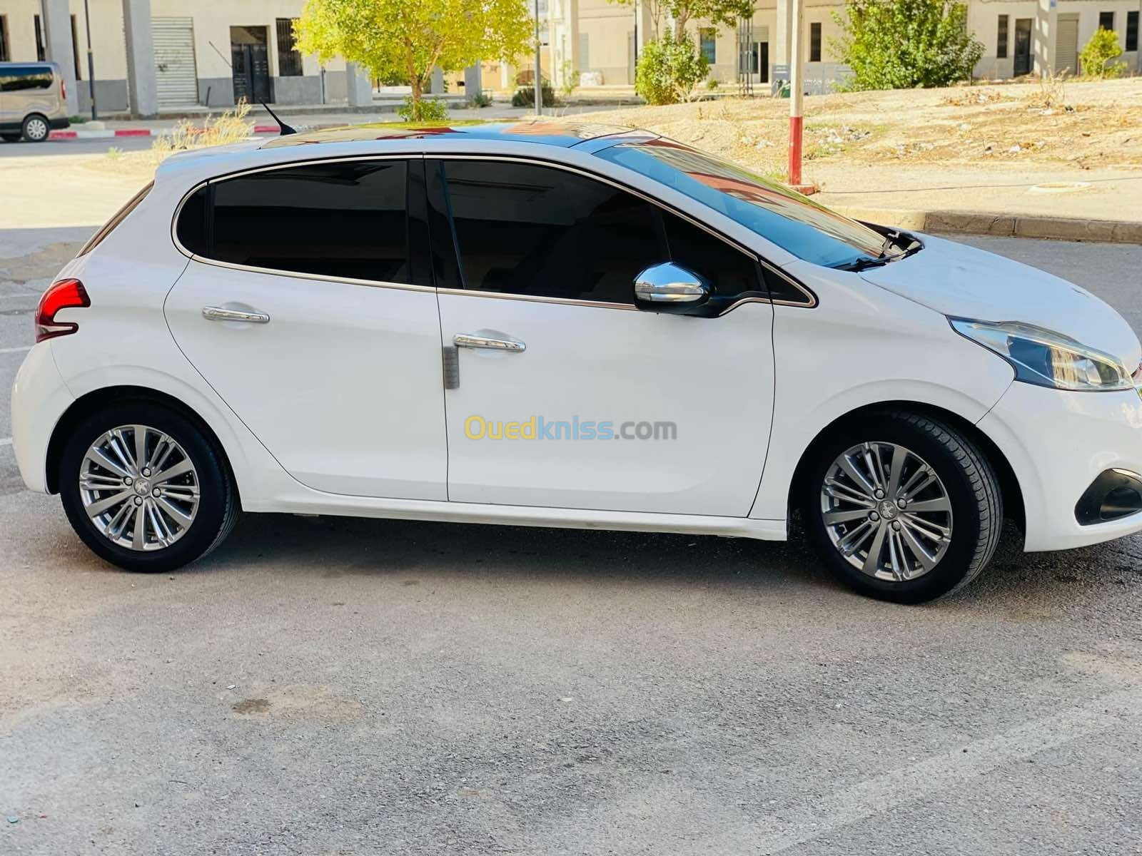 Peugeot 208 2016 Allure Facelift