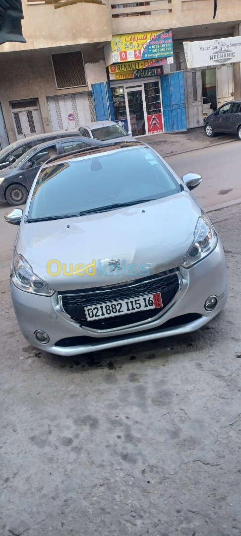 Peugeot 208 2015 Allure