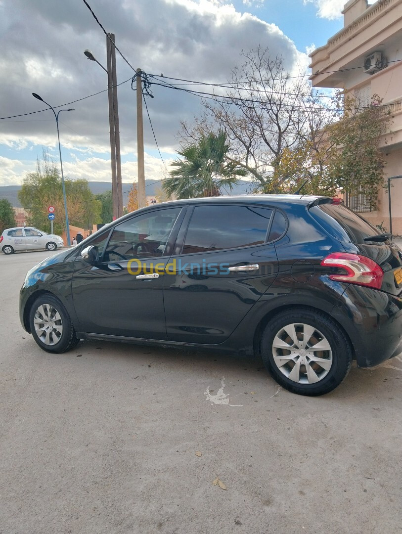 Peugeot 208 2013 