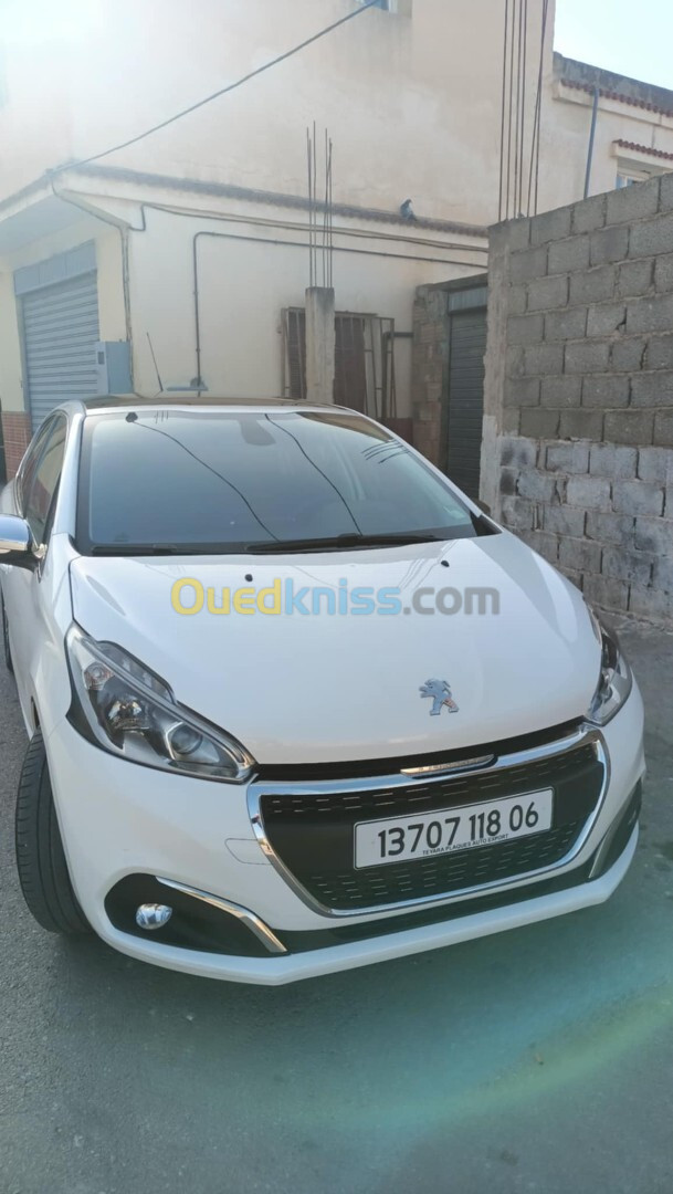 Peugeot 208 2018 Allure