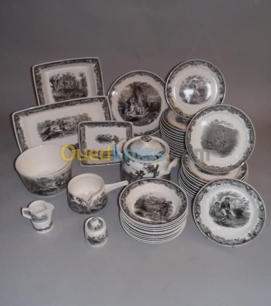 Lot de 90 pièces de Porcelaine VILLEROY & BOCH Service de table ARTEMIS à décor de chasse