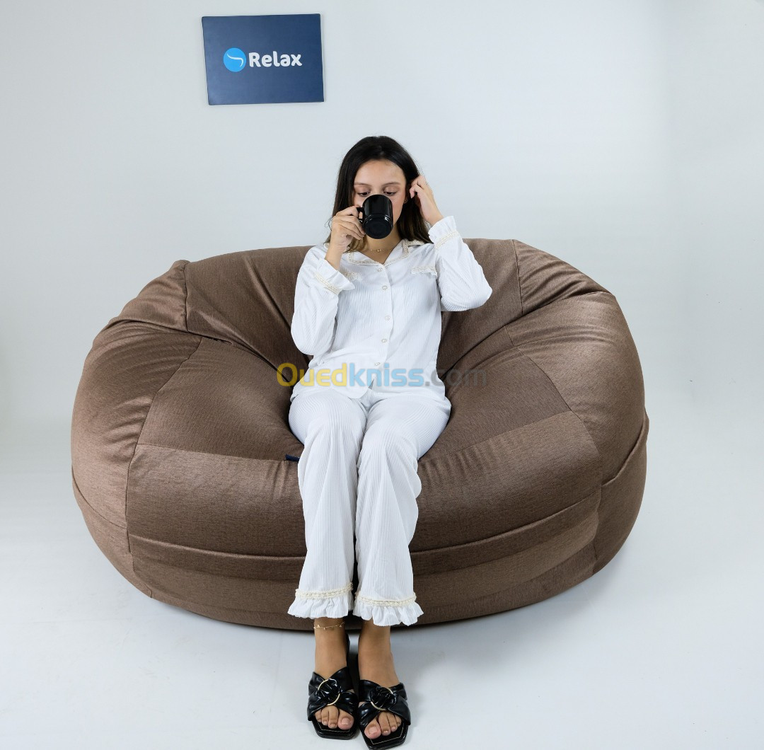 Sofa geante : Oasis de confort  pour une détente XXL!