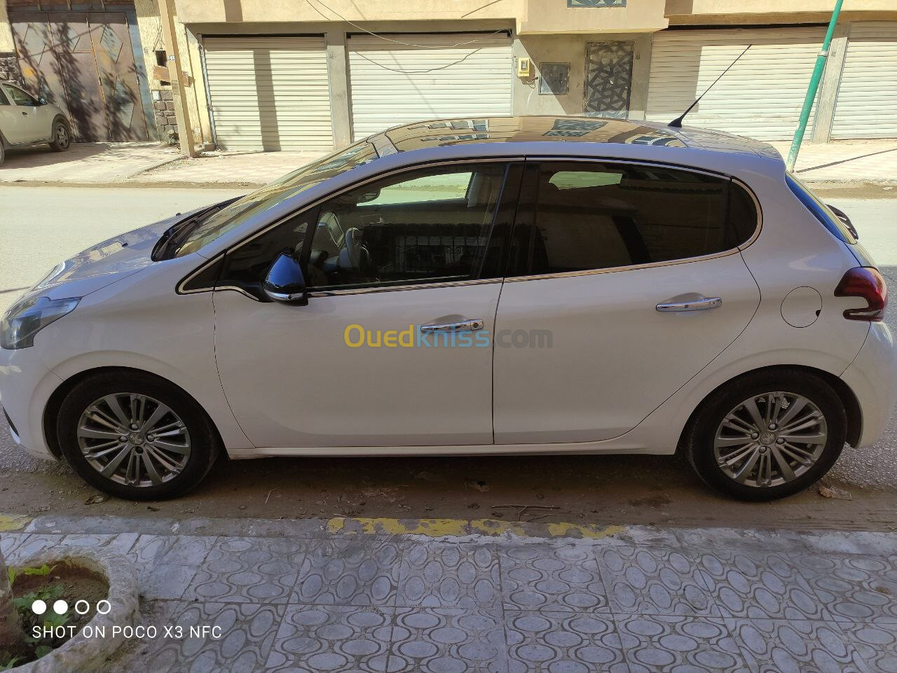 Peugeot 208 2015 Allure Facelift