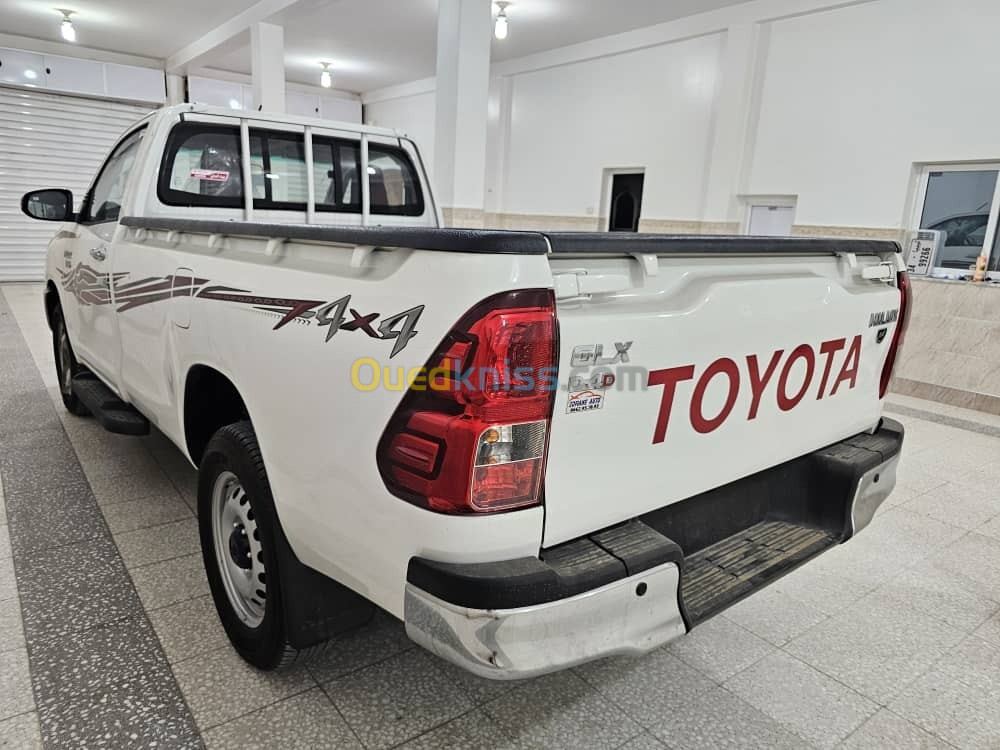 Toyota Hilux 2024 Simple cabine