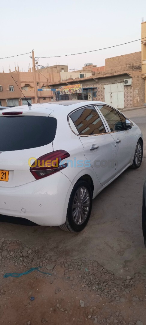 Peugeot 208 2016 Access Facelift