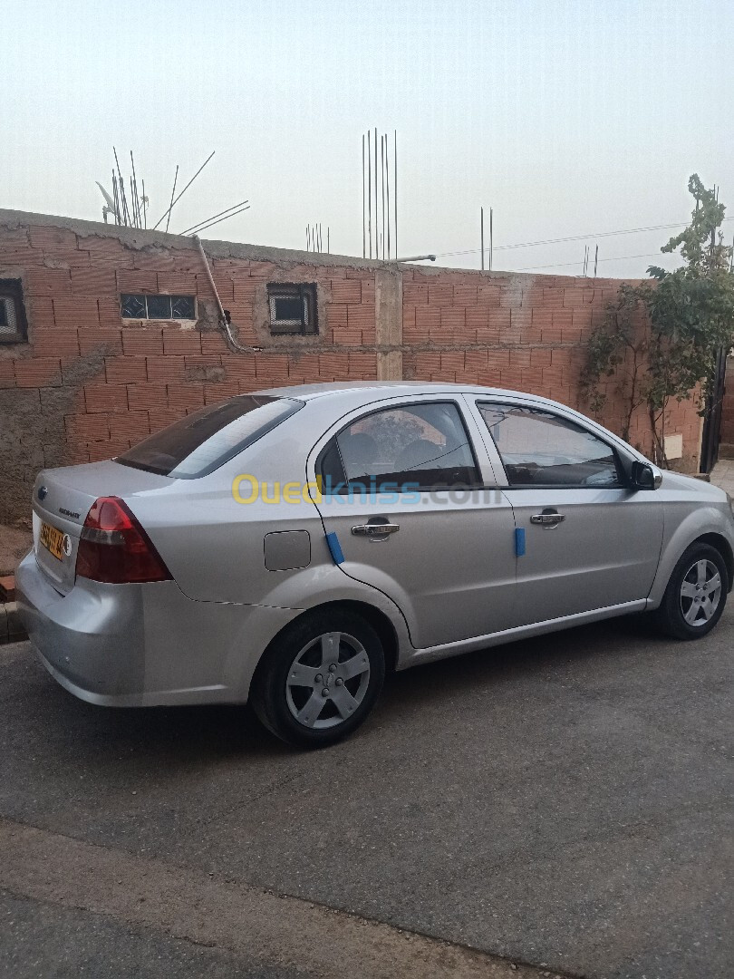 Chevrolet Aveo 4 portes 2011 Base clim