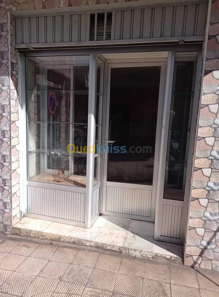 Vitrine en aluminium