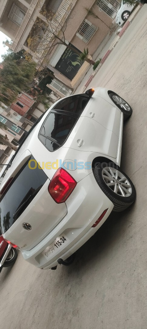 Volkswagen Polo 2015 Cara plus