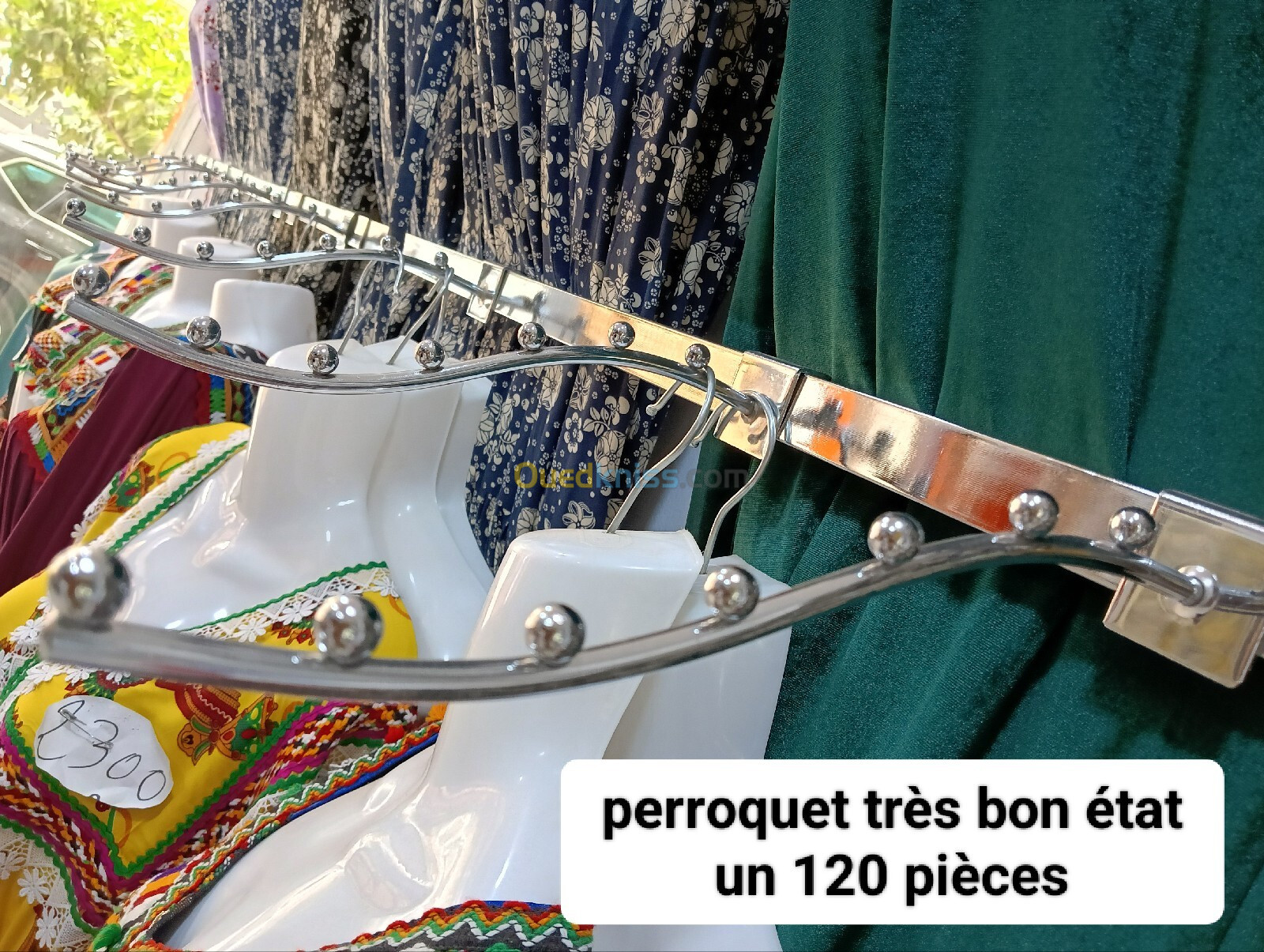 Matériels boutique vêtements pour femmes 