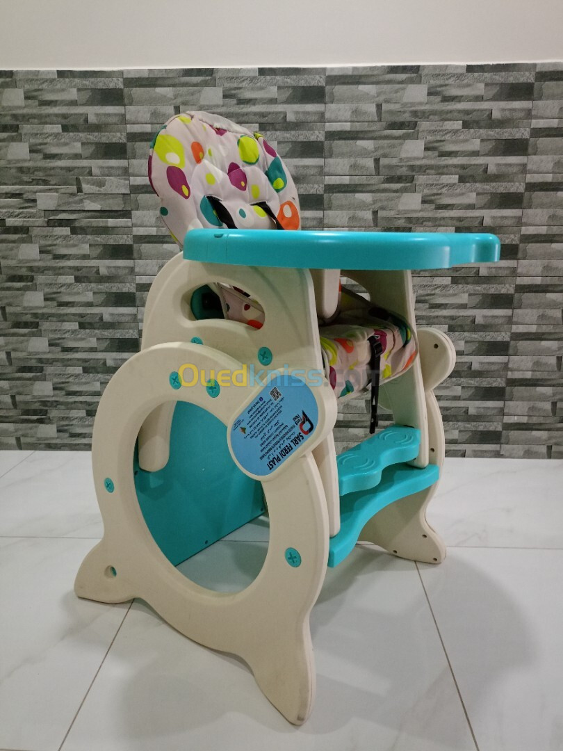 Chaise haute bébé 