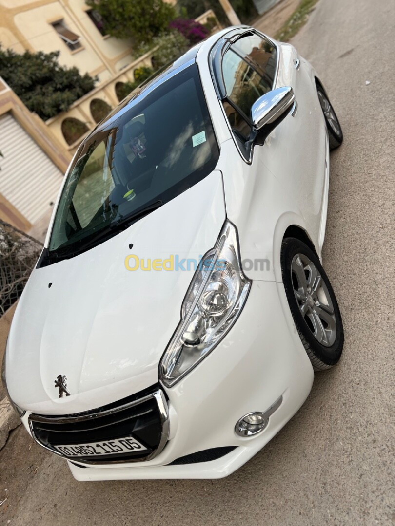 Peugeot 208 2015 Allure