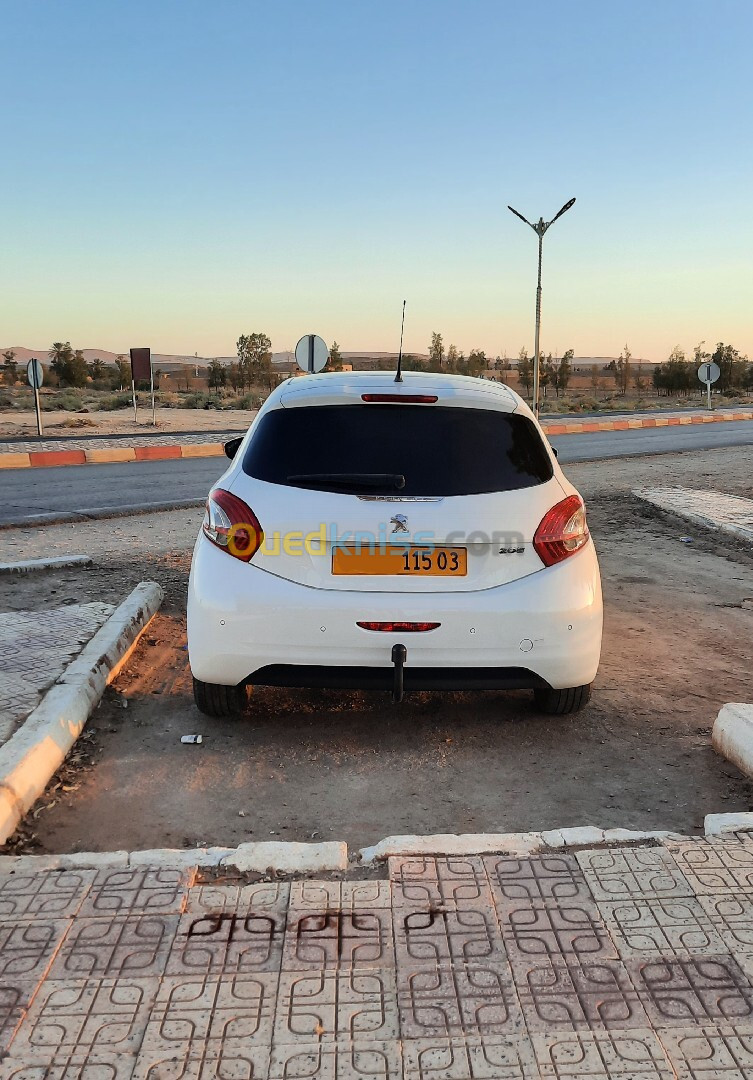 Peugeot 208 2015 Allure