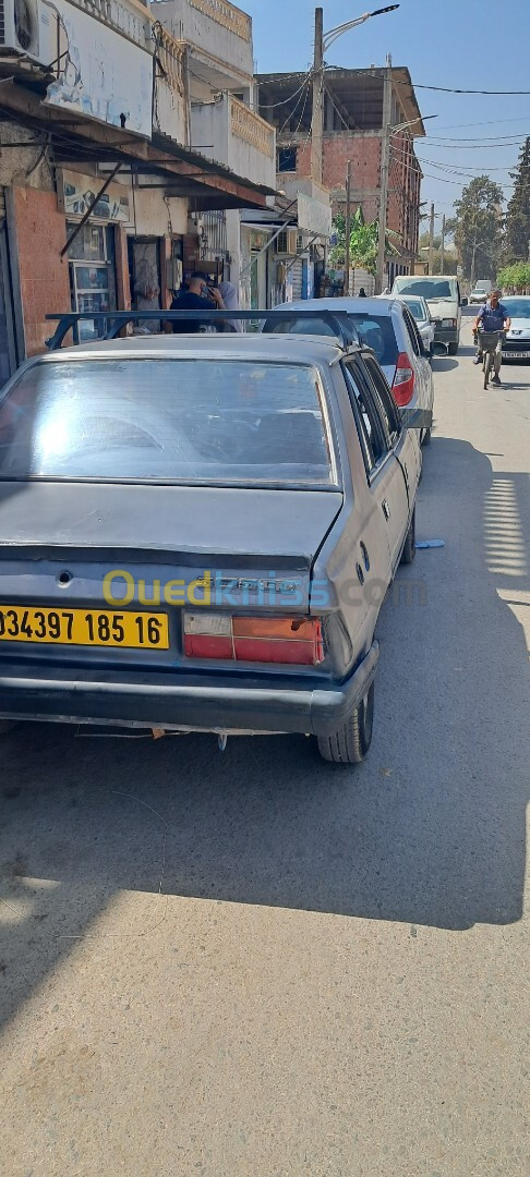 Peugeot 305 1985 305