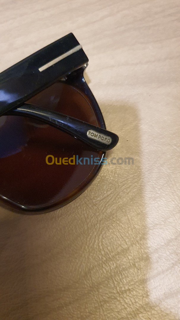 Lunettes de soleil originale TOM FORD TF330 03B forme Cat Eye Made in Italy