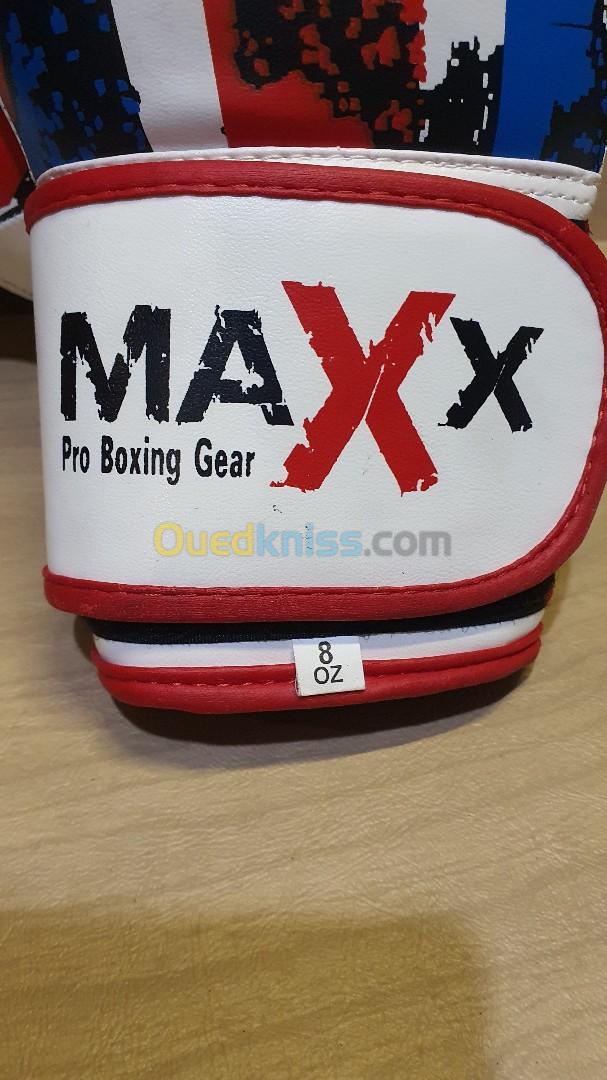 Gants de boxe Junior en cuir de la marque Maxx Pro Taille 8 Oz 