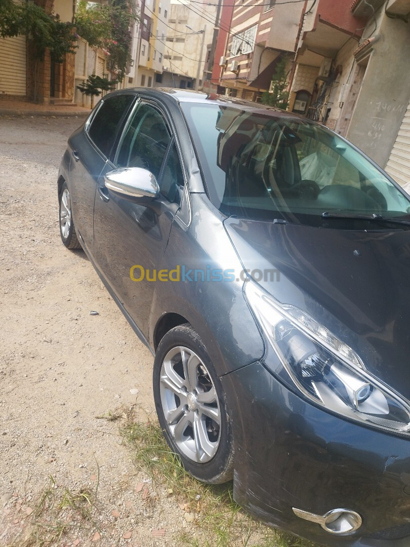 Peugeot 208 2014 Allure