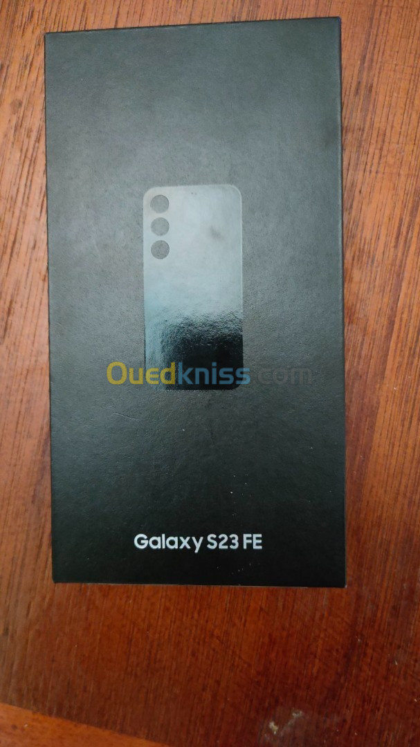 Samsung Galaxy S23 Fe 128/8G 1Sim Scellé, acheté au Canada