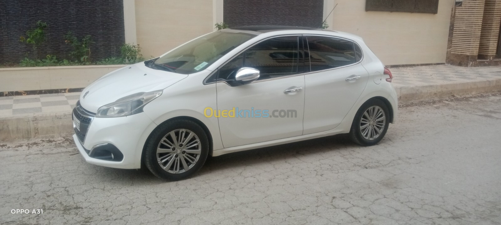 Peugeot 208 2016 Allure Facelift