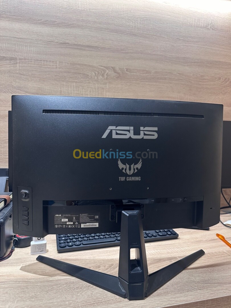 Ecran Asus VG27H1B 165hz incurved