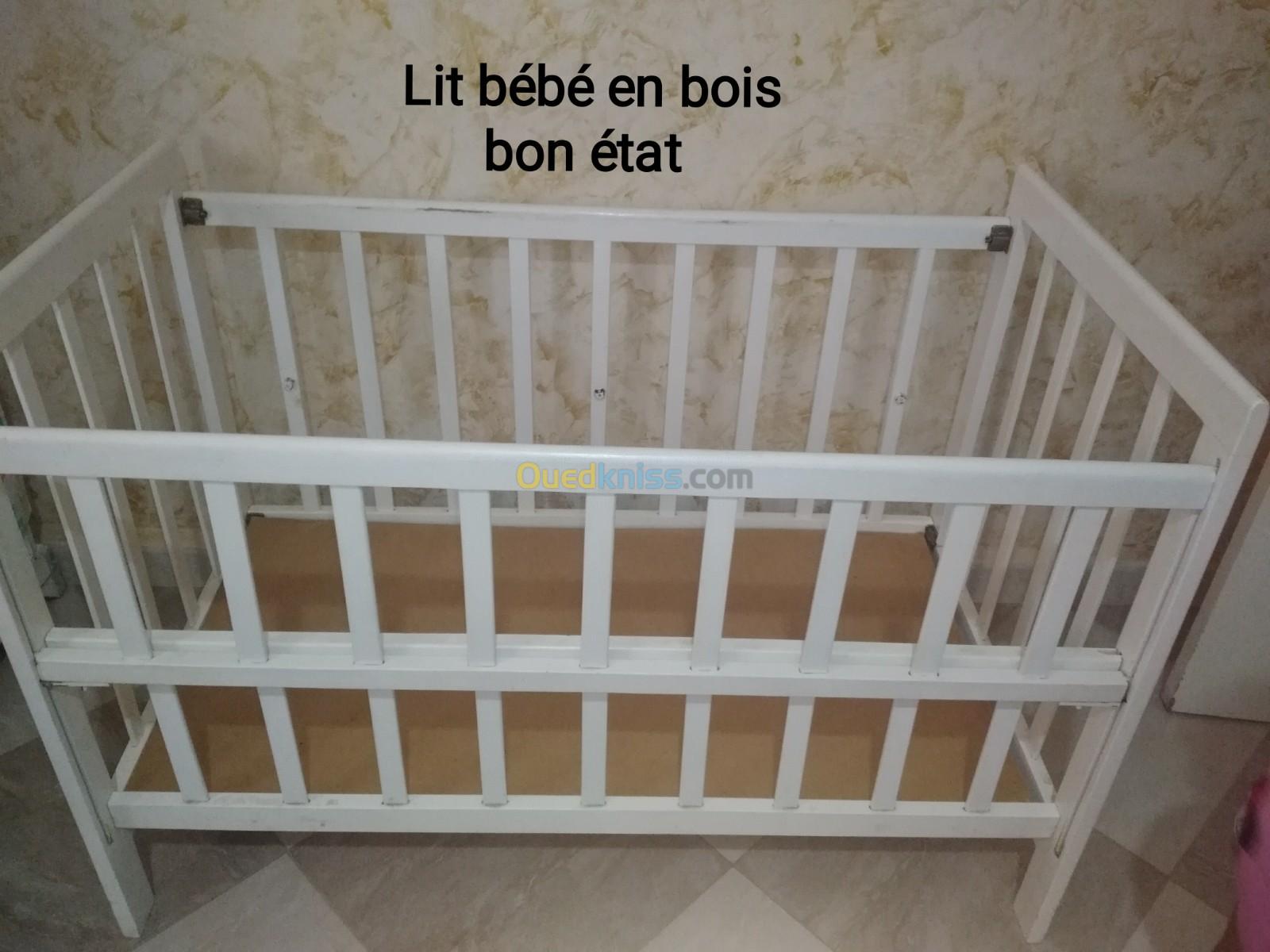 Lit bébé avec hausse 