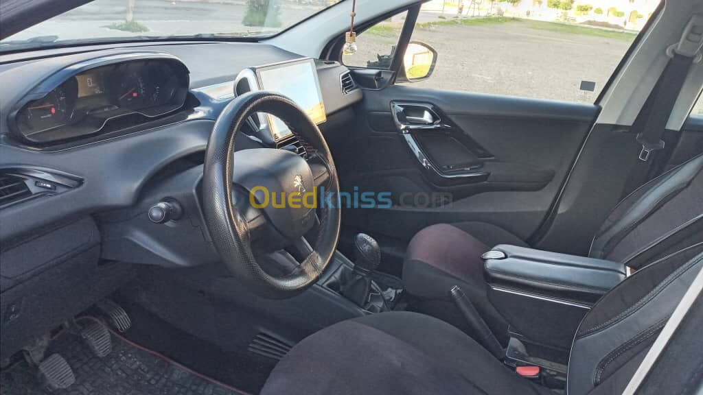 Peugeot 208 2015 Access