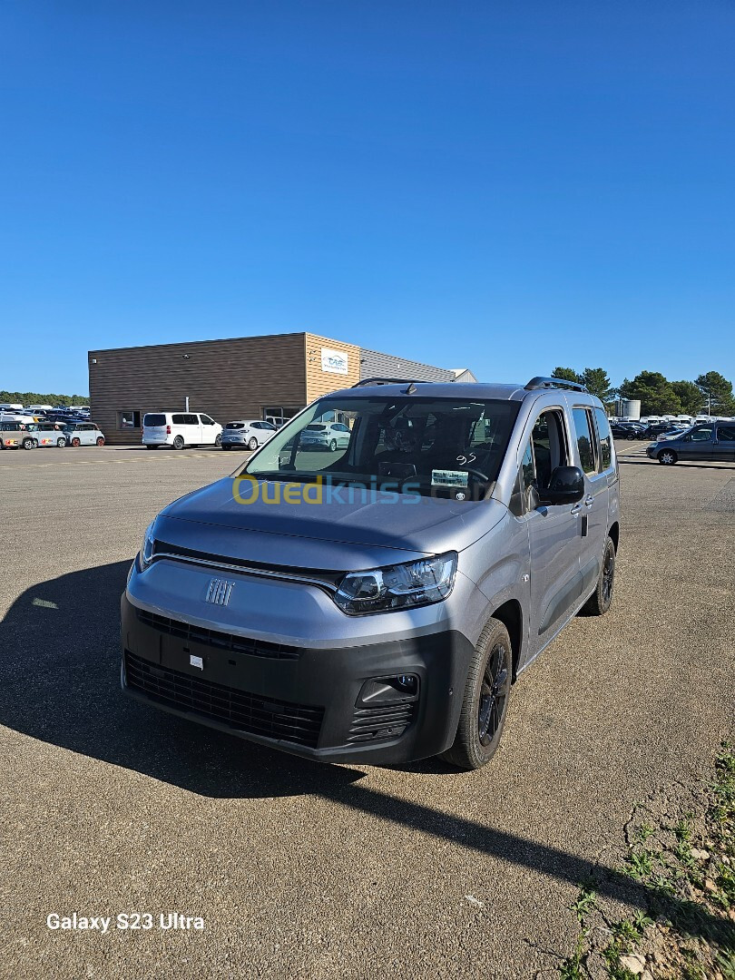 Fiat Doblo 2024 Blak blak