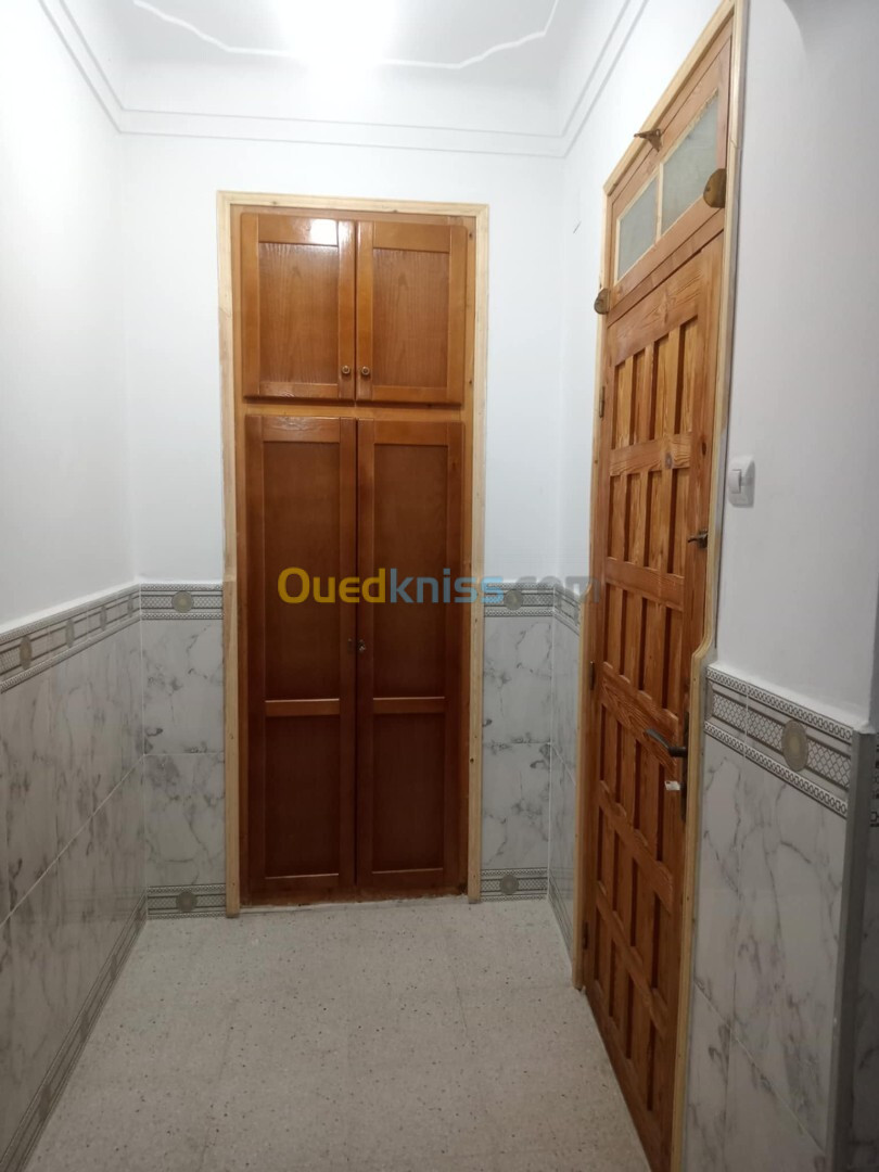 Location Appartement F3 Alger Les eucalyptus