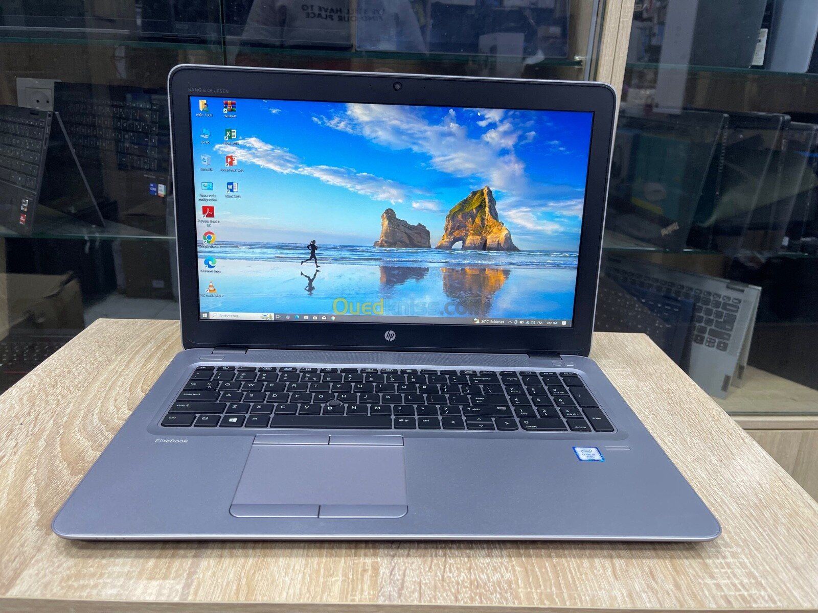 LAPTOP HP ELITEBOOK 830 G3 | i5 6eme | RAM 8Go | SSD 128Go + 500 HDD | Écran 15,6 | Clavier Lum | oc