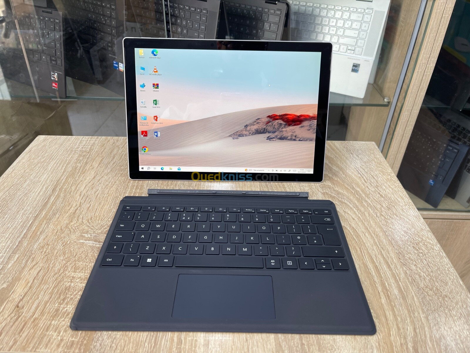 Microsoft surface PRO | i7 7eme |RAM 16Go |SSD 512Go |Écran 13,3 FHD Tactile Détachable |Clavier lum