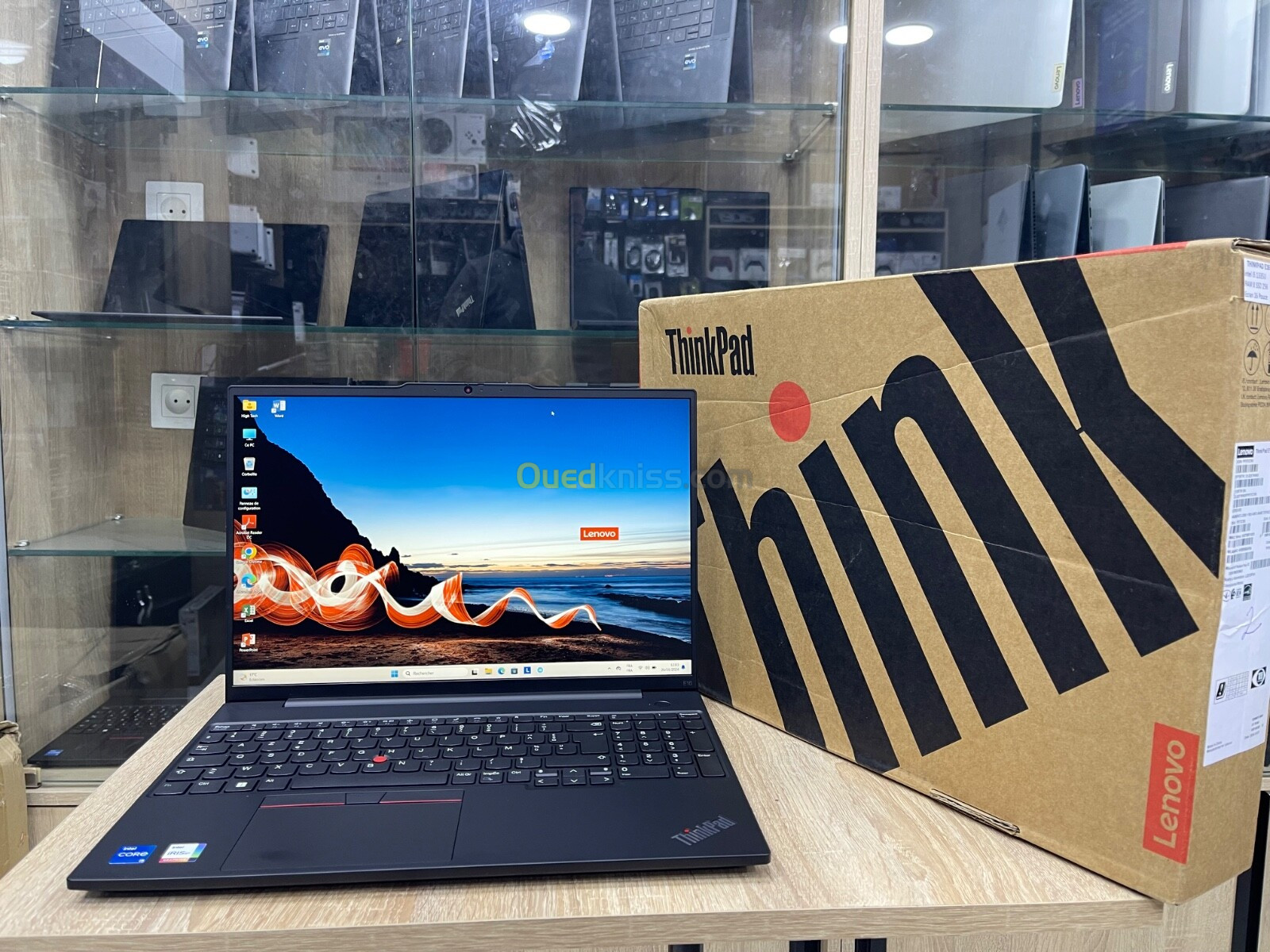 LENOVO THINKPAD E16 Gen 1 | i5 1335U | RAM 16 | SSD 256 | Écran 16 Pouce | jamais utilisé 