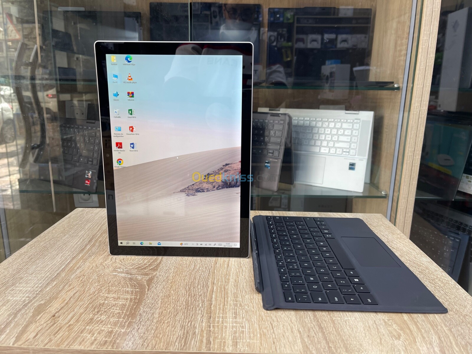 Microsoft surface PRO | i7 7eme |RAM 16Go |SSD 512Go |Écran 13,3 FHD Tactile Détachable |Clavier lum