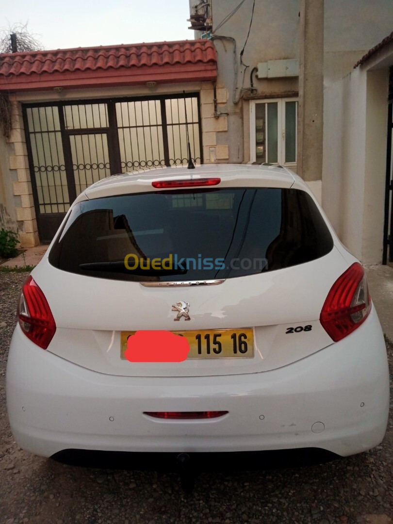 Peugeot 208 2015 Alur