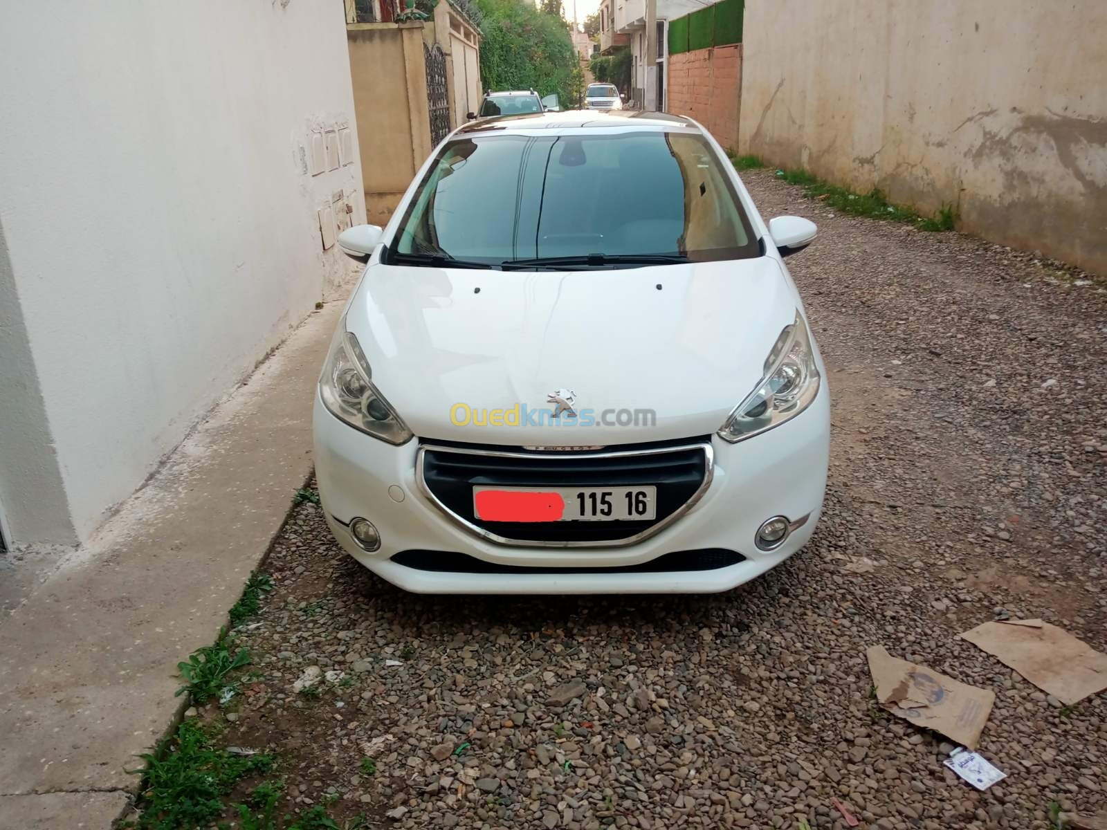 Peugeot 208 2015 Alur