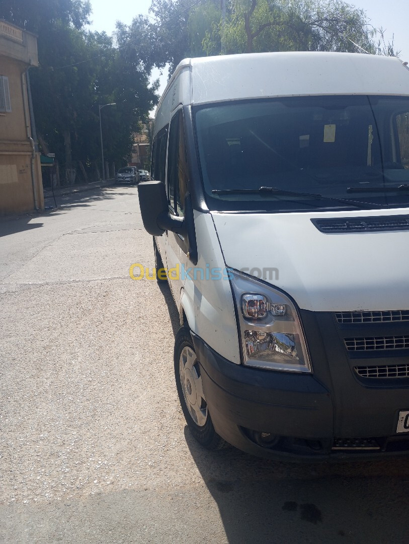 Ford transit حافلة صغيرة 2012