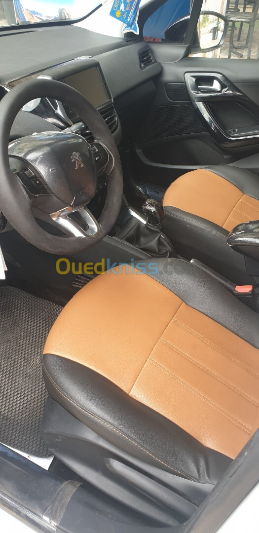 Peugeot 208 2015 Allure Facelift