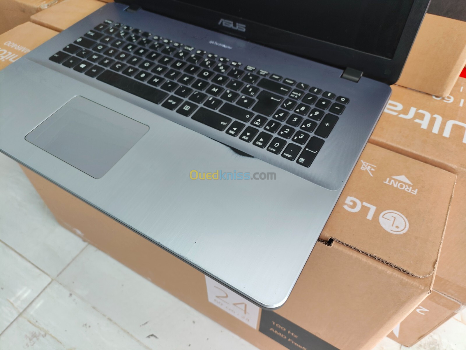 Asus 17.3 pouce