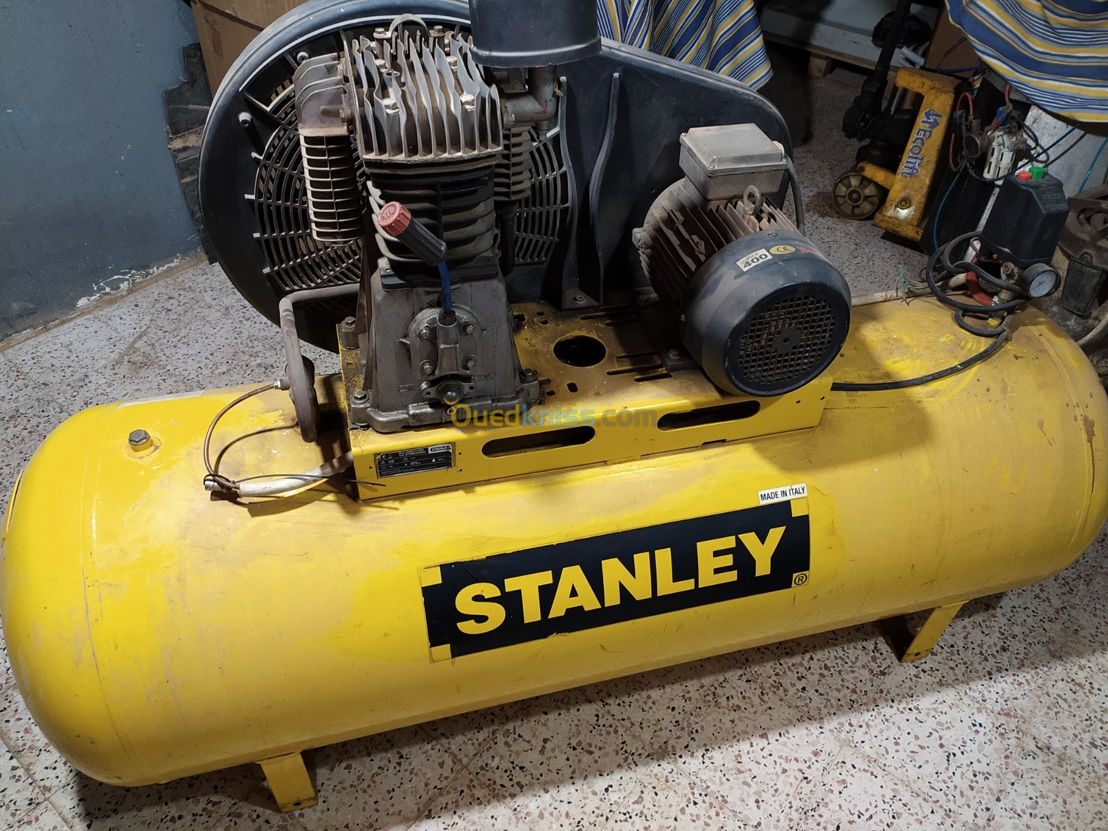 Compresseur Stanley 500L/7.5Ch - Sidi Bel Abbès Algérie
