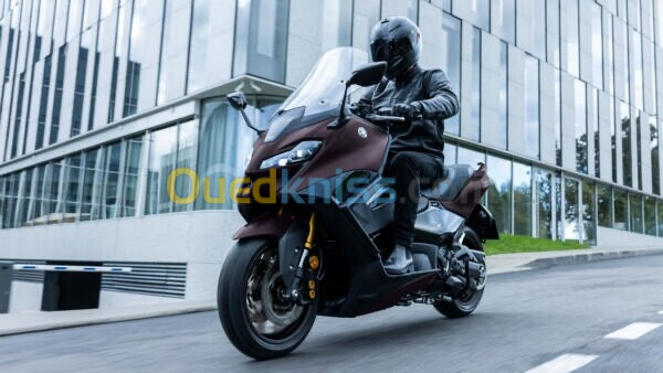 Yamaha Tmax techmax dark magma 2024 2024