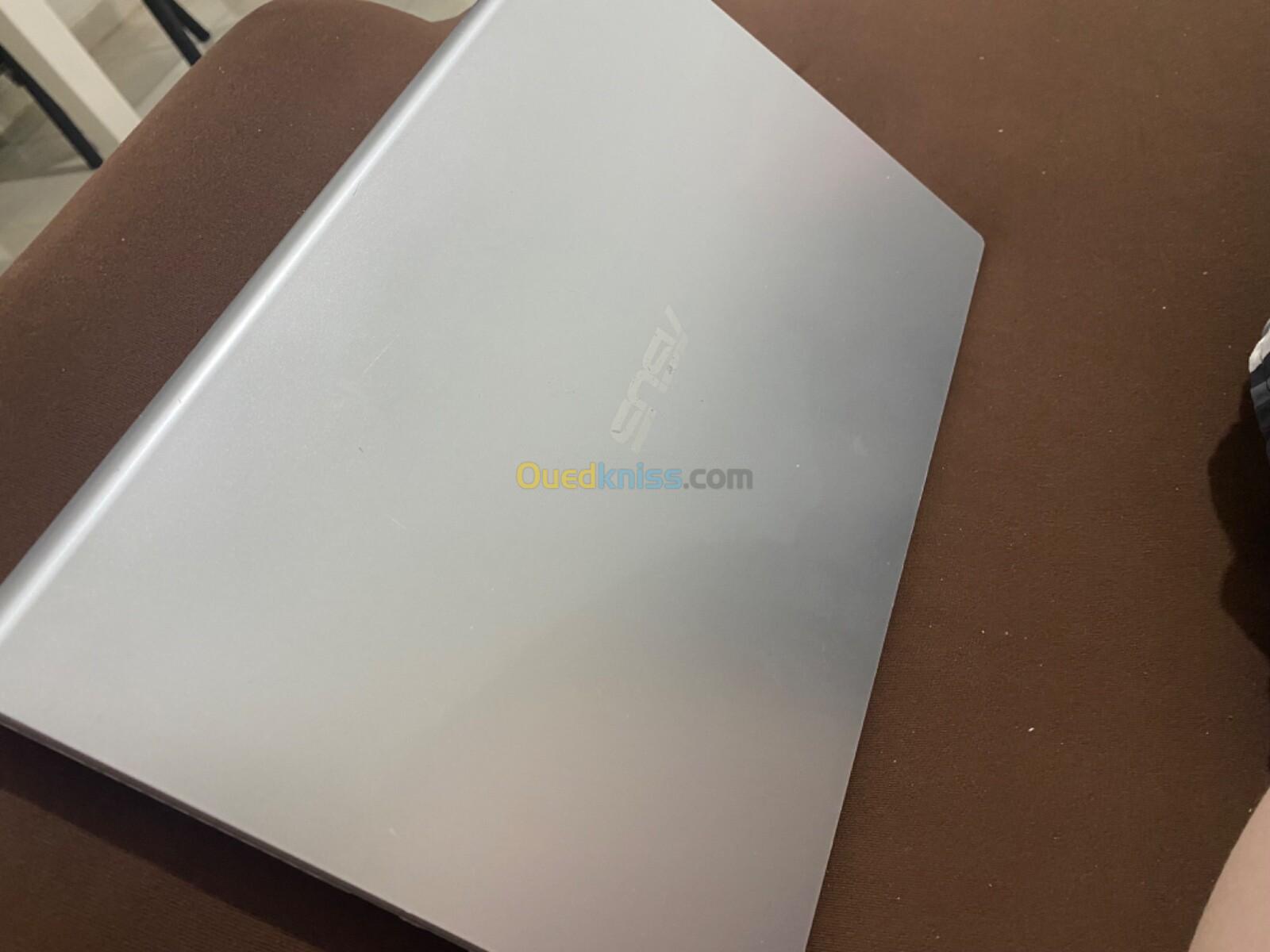 Asus VivoBook X415J